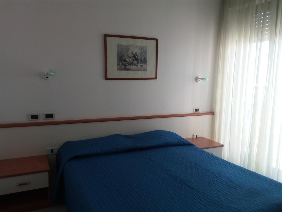 Girasole Apartman Martinsicuro Kültér fotó